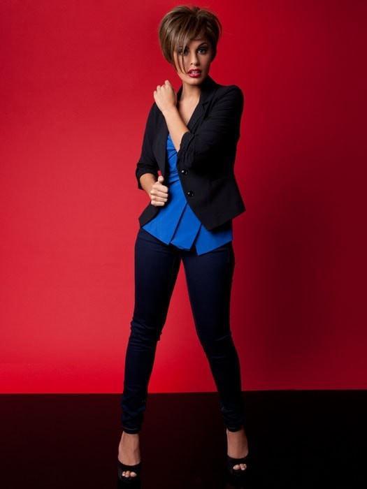 Close Up by Raquel Welch | CLEARANCE - Musesware